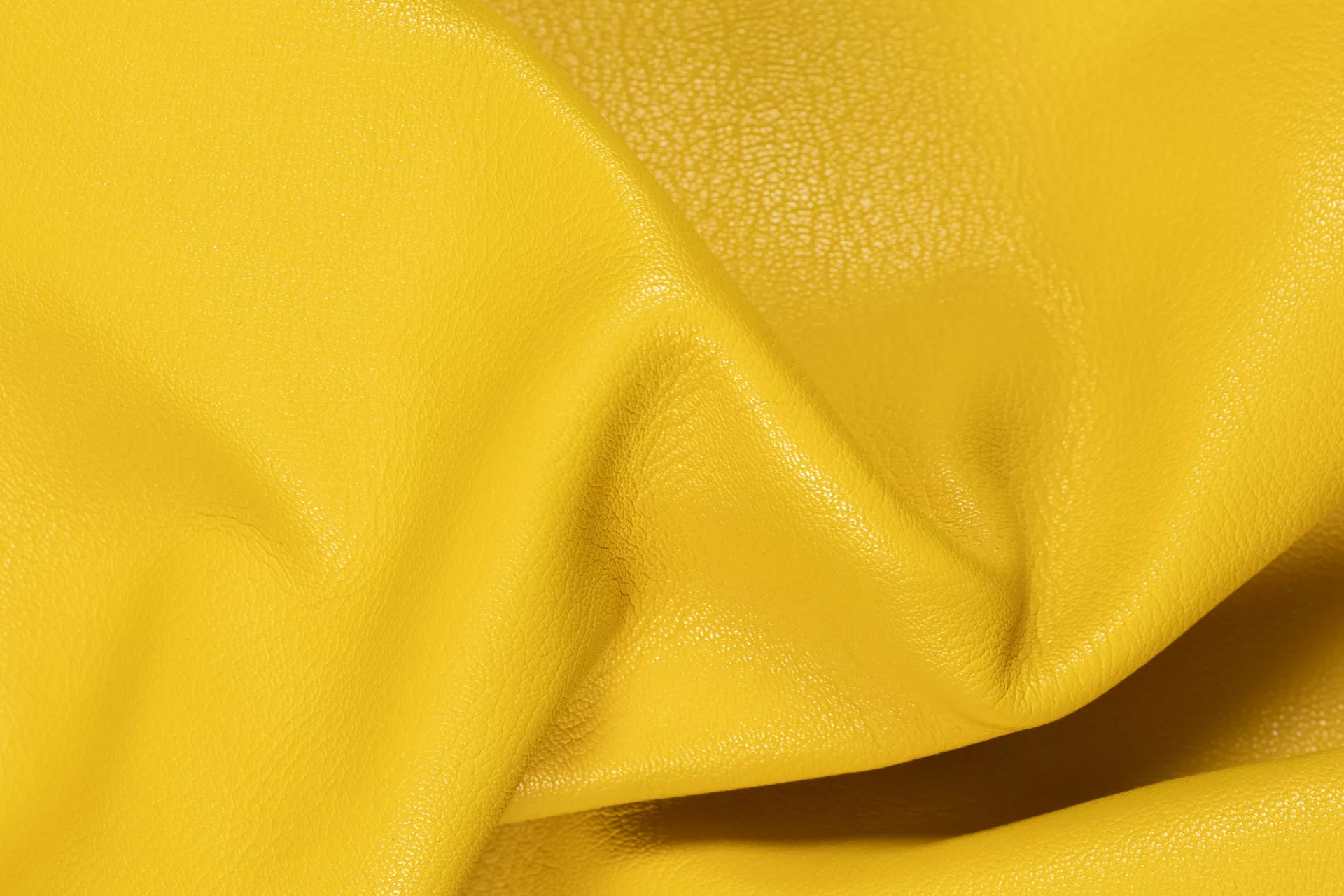 Cuir de chèvre jaune vibrant